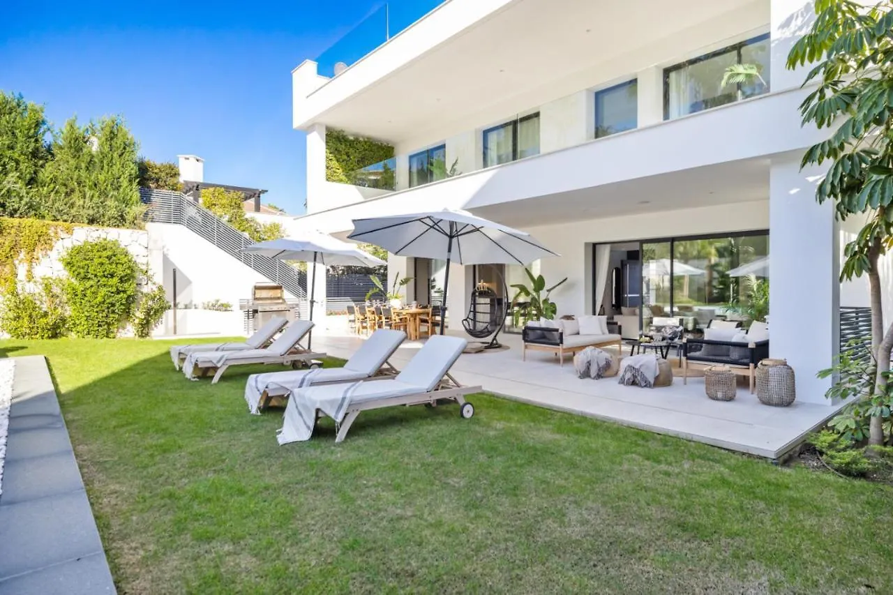 Apartment Brand New Modern 5 Bdrm Villa In Puerto Banus Marbella