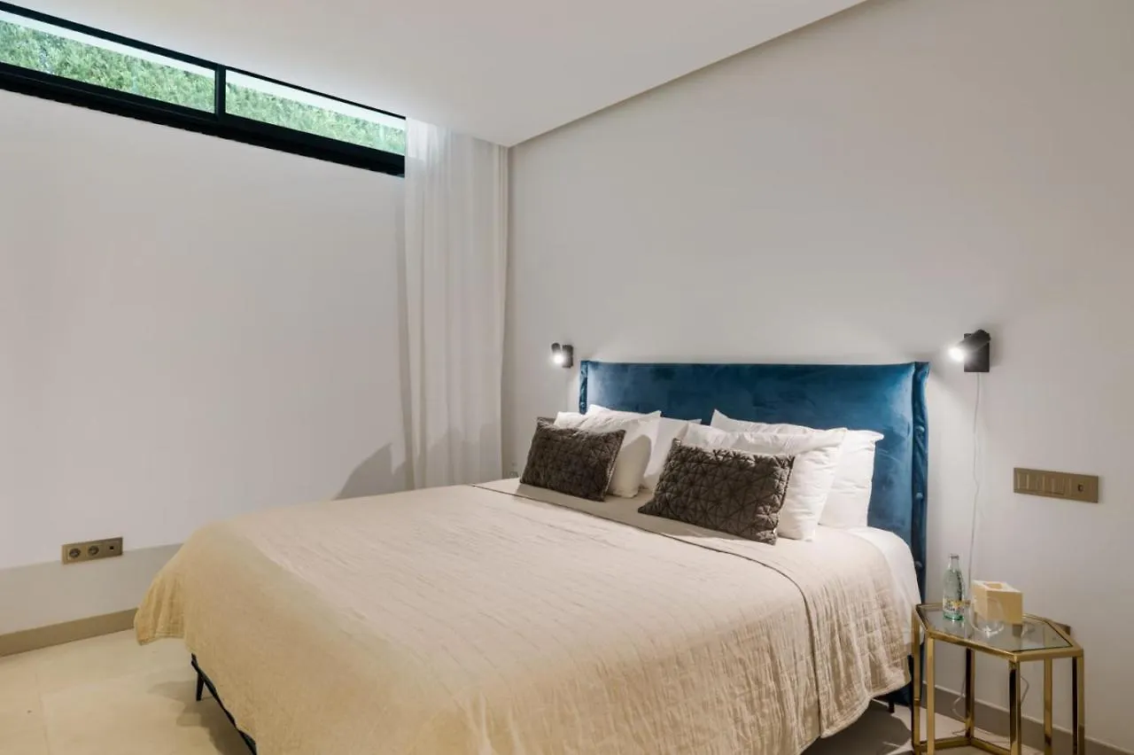 Brand New Modern 5 Bdrm Villa In Puerto Banus Marbella
