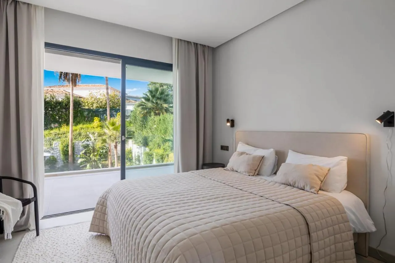 Brand New Modern 5 Bdrm Villa In Puerto Banus Marbella