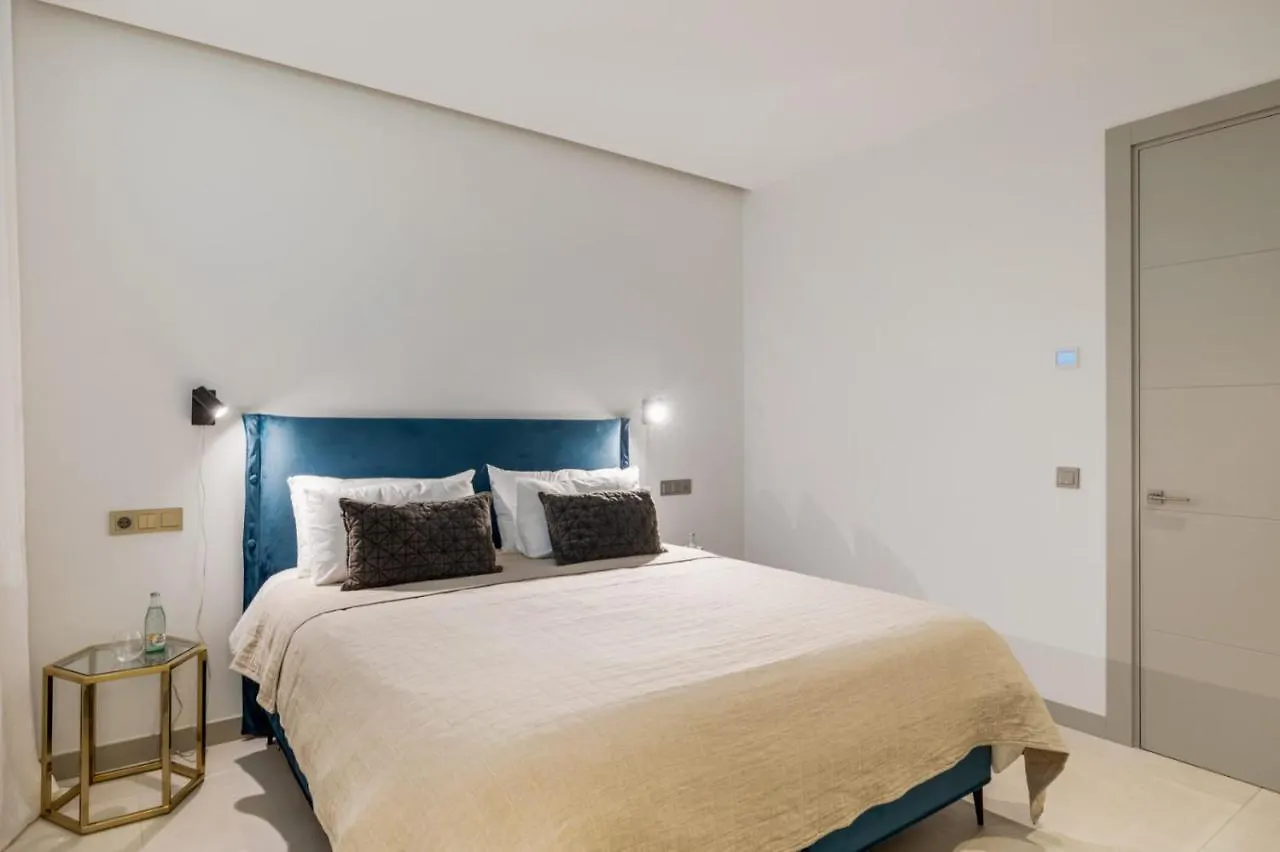 Brand New Modern 5 Bdrm Villa In Puerto Banus Marbella